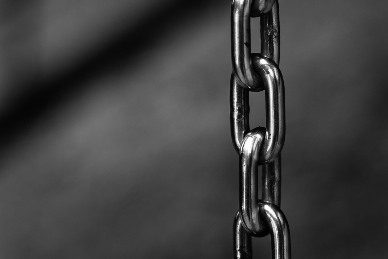 A close-up of a metal chain, representing linked pages